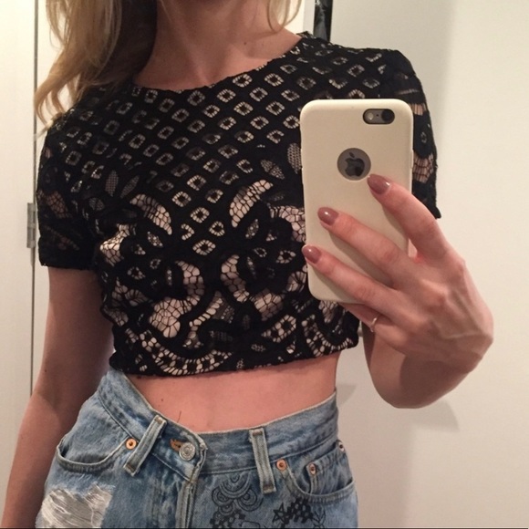 LF Tops - Beautiful Black colored lacy crop top